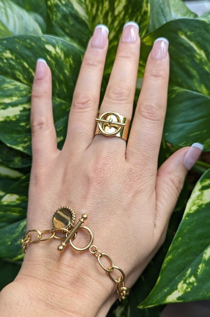 Bracelet femme, gourmette femme doré tendance, fermoir devant original.