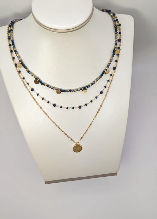Collier à trois chaînes doré en acier inoxydable pour femme tendance.